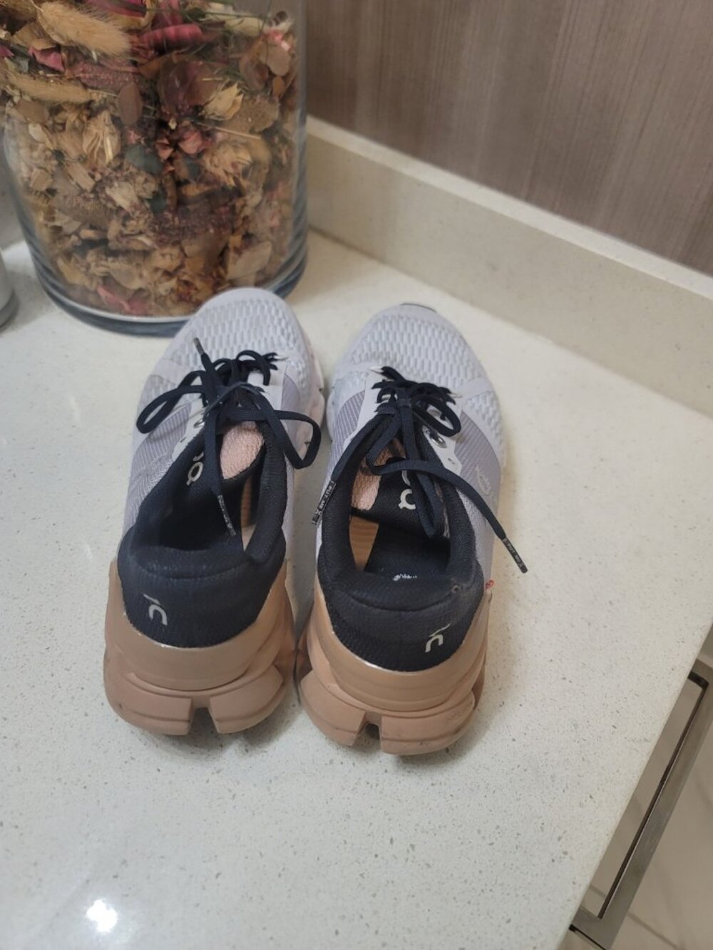 On Cloud Cloudflyer Running Shoes Womens 8 Sneakers Glacier Rosebrown 21.9956 - Picture 4 of 9